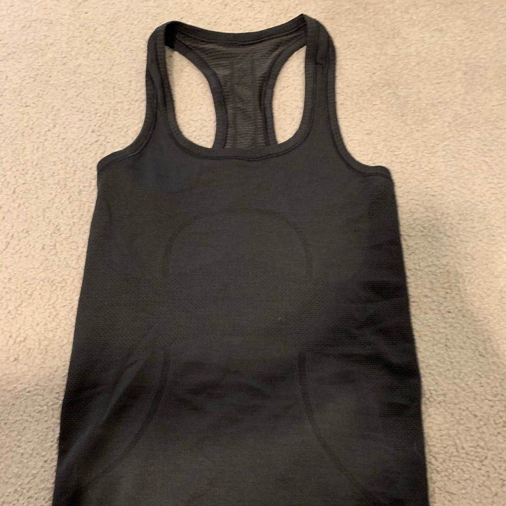Black lululemon tank top